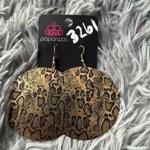 Have 5 pairs of these adorable gold metal snake skin earrings — nickle free